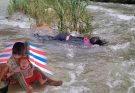 Single mother went to work and was swept away by the floods. Baby hungry