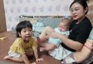Gạo Lạc plays with Uncle Linh.