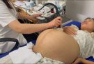 A 22-year-old single mother pregnancy test, gave birth to a baby girl – Happy with a kind man